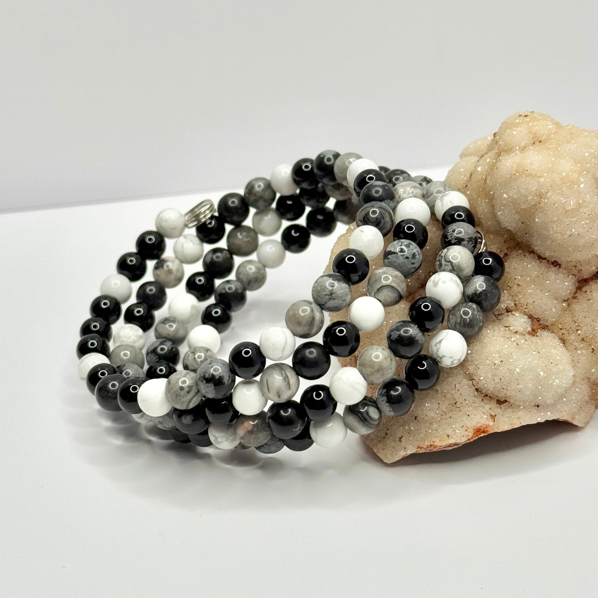 Howlite, Obsidian, Onyx, and Agate Beaded Bracelet