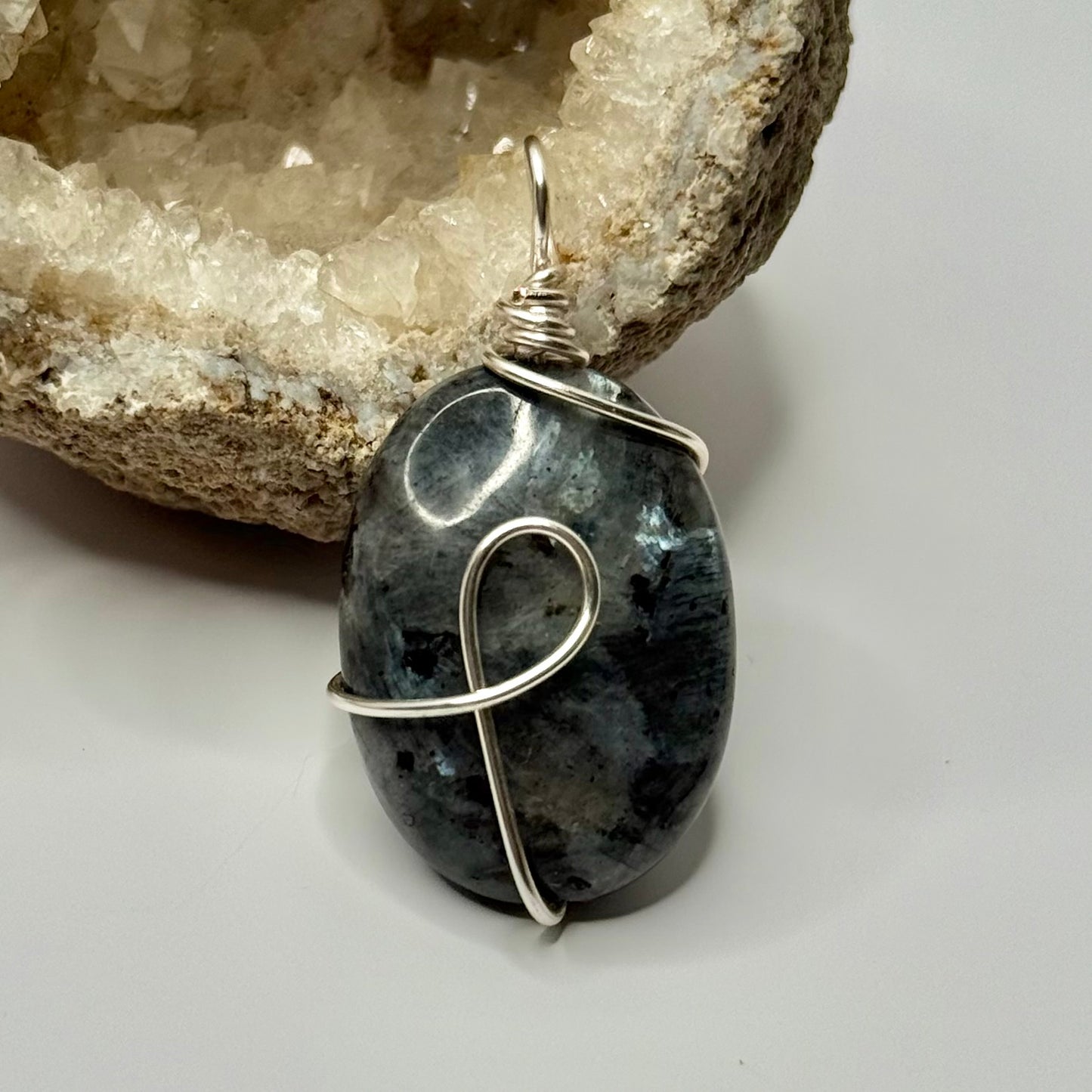 Silver Labradorite Pendant
